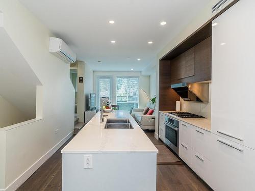 2 218 W 62Nd Avenue, Vancouver, BC 