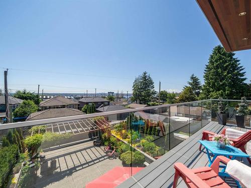 553 E 5Th Street, North Vancouver, BC 