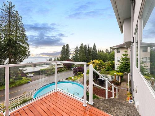 2206 Westhill Drive, West Vancouver, BC 