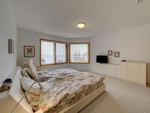 5481 Hydaway Place, Halfmoon Bay, BC 