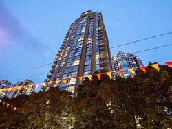 2502 928 RICHARDS STREET  Vancouver, BC V6B 6P6