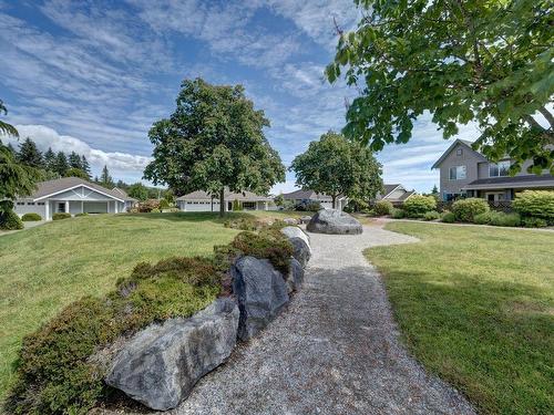 5712 Louise Way, Sechelt, BC 