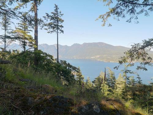 801 Valhalla Place, Bowen Island, BC 