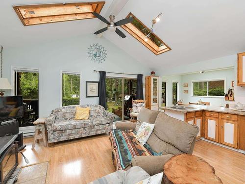 195 Cherry Tree Lane, Mayne Island, BC 