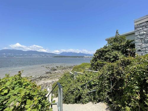 2576 Point Grey Road, Vancouver, BC 