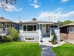 3221 NAPIER STREET  Vancouver, BC V5K 2X2