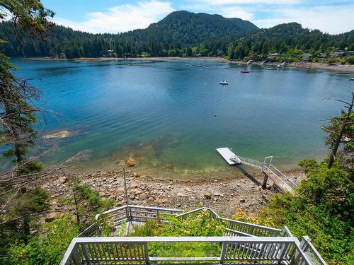 345 David Road, Bowen Island, BC 