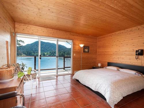 345 David Road, Bowen Island, BC 