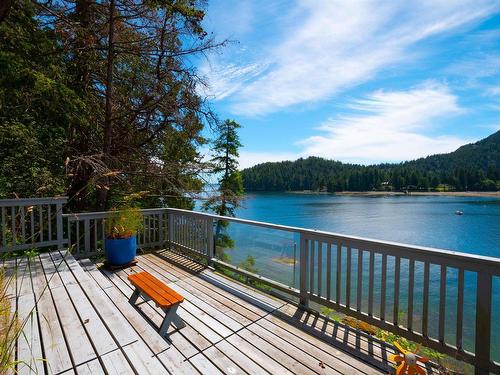 345 David Road, Bowen Island, BC 