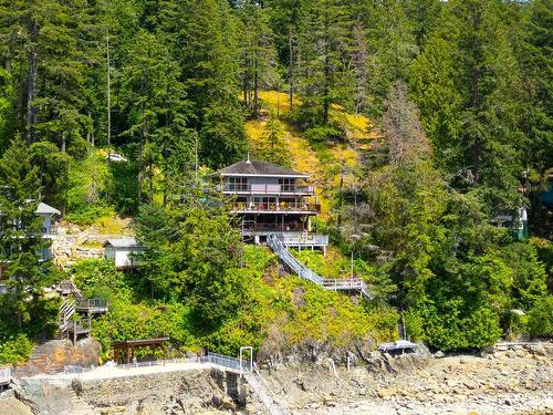 345 David Road, Bowen Island, BC 