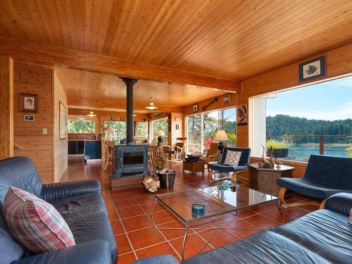 345 David Road, Bowen Island, BC 