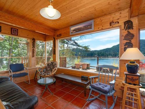 345 David Road, Bowen Island, BC 