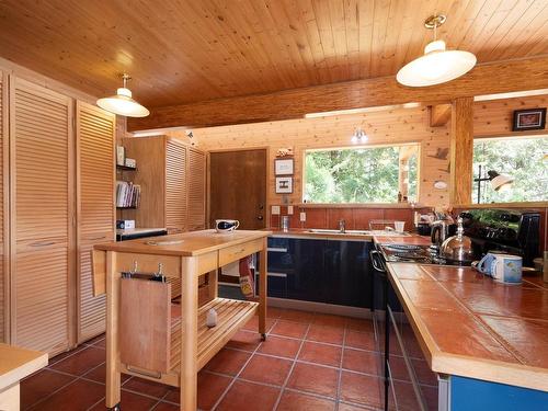 345 David Road, Bowen Island, BC 