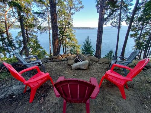 1025 Mountain Road, Salt Spring Island, BC 