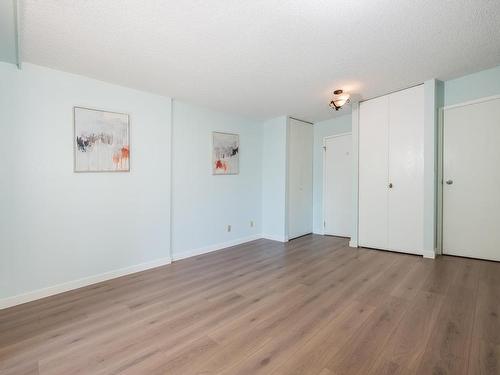 217 5932 Patterson Avenue, Burnaby, BC 