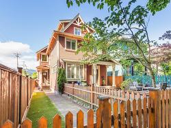 1721 NAPIER STREET  Vancouver, BC V5L 2N1