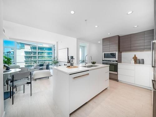 1706 6833 Buswell Street, Richmond, BC 