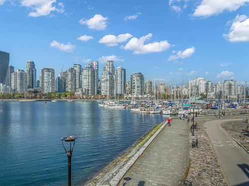 1126 Ironwork Passage, Vancouver, BC 