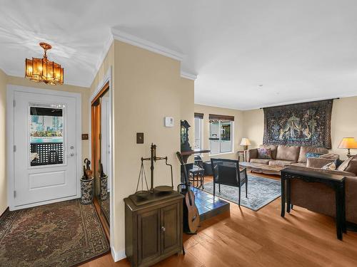 1126 Ironwork Passage, Vancouver, BC 