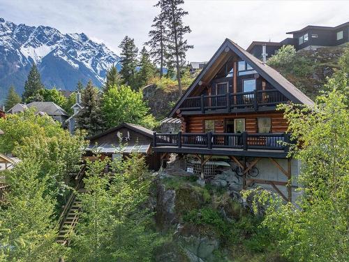 1755 Pinewood Drive, Pemberton, BC 