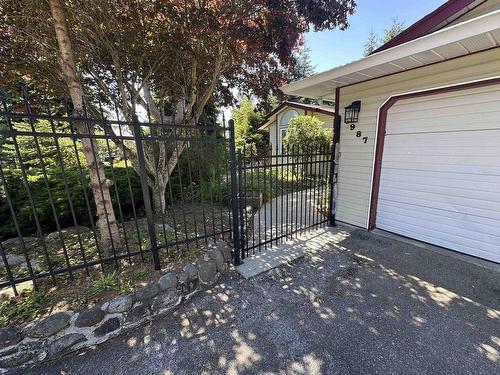 4987 Laurel Avenue, Sechelt, BC 