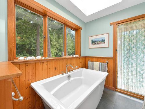 625 Fernhill Road, Mayne Island, BC 