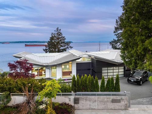 4580 Marine Drive, West Vancouver, BC 