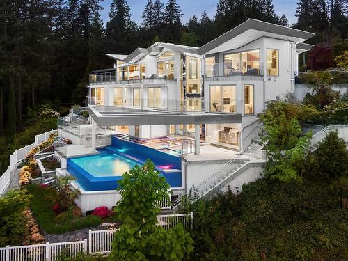 4580 Marine Drive, West Vancouver, BC 