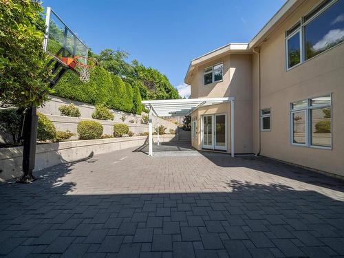 2711 Chelsea Court, West Vancouver, BC 