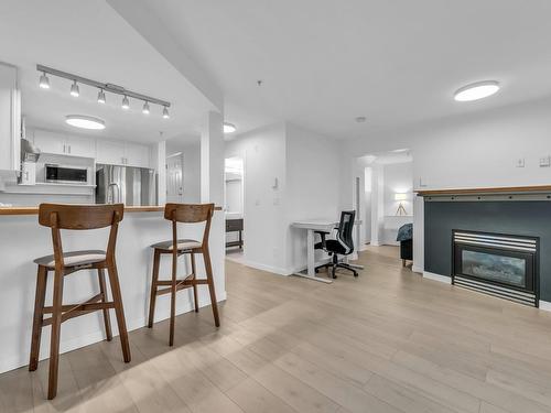 6 2375 W Broadway, Vancouver, BC 