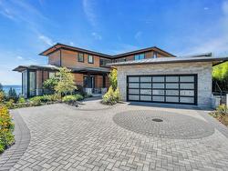 2121 UNION COURT  West Vancouver, BC V7S 0B1