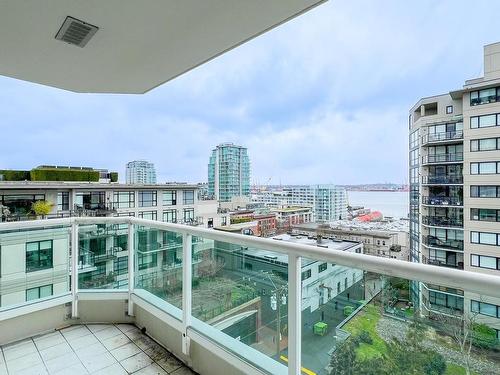 702 125 W 2Nd Street, North Vancouver, BC 