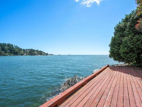 5812 Eagle Island, West Vancouver, BC 