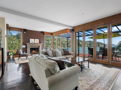 5812 Eagle Island, West Vancouver, BC 