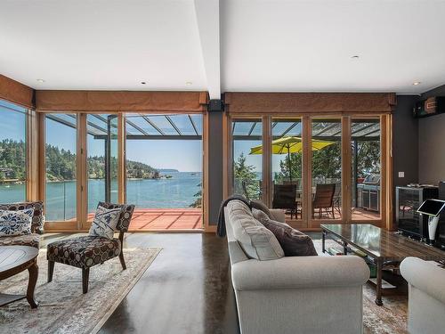 5812 Eagle Island, West Vancouver, BC 