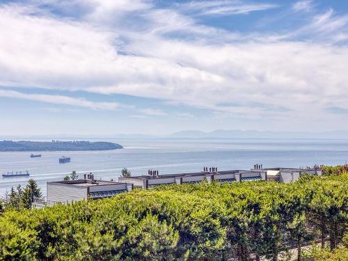 2382 Folkestone Way, West Vancouver, BC 