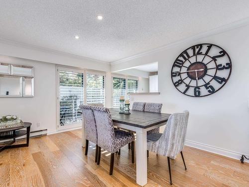 32 2216 Folkestone Way, West Vancouver, BC 