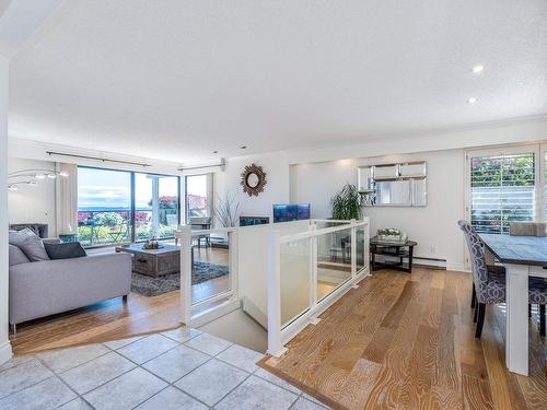 32 2216 Folkestone Way, West Vancouver, BC 