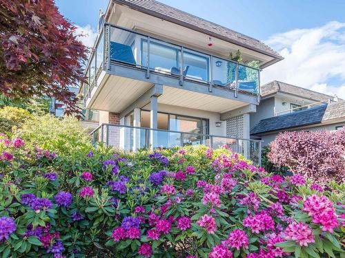 32 2216 Folkestone Way, West Vancouver, BC 