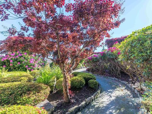 32 2216 Folkestone Way, West Vancouver, BC 