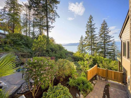 8598 Bedora Place, West Vancouver, BC 