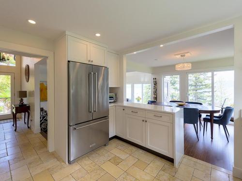 8598 Bedora Place, West Vancouver, BC 