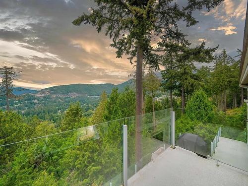 5343 Monte Bre Crescent, West Vancouver, BC 