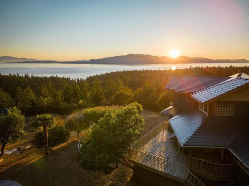 10339 Sunshine Coast Highway, Halfmoon Bay, BC 