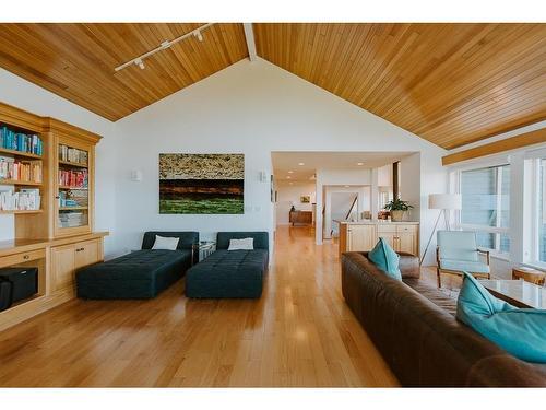 10339 Sunshine Coast Highway, Halfmoon Bay, BC 