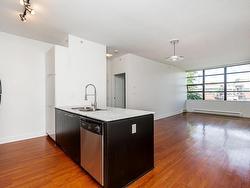 404 2828 YEW STREET  Vancouver, BC V6K 4W5