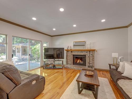 3989 Braemar Place, North Vancouver, BC 