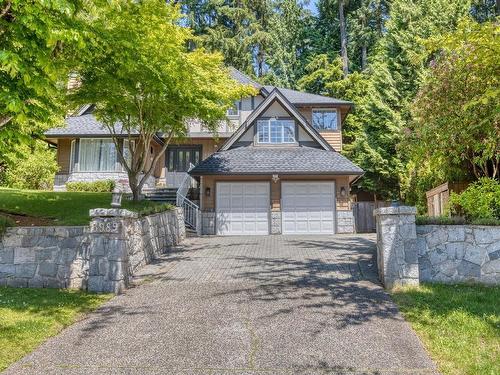 3989 Braemar Place, North Vancouver, BC 
