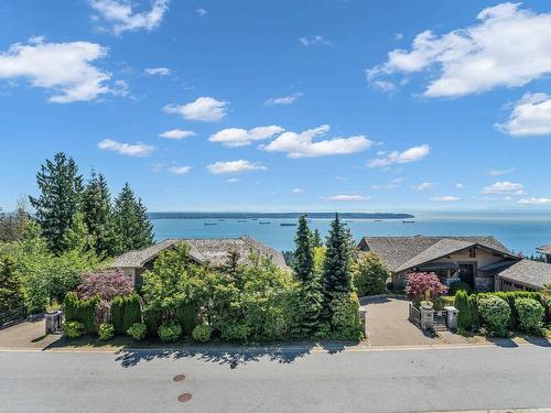 2728 Highview Place, West Vancouver, BC 