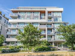 301 4988 CAMBIE STREET  Vancouver, BC V5Z 2Z5